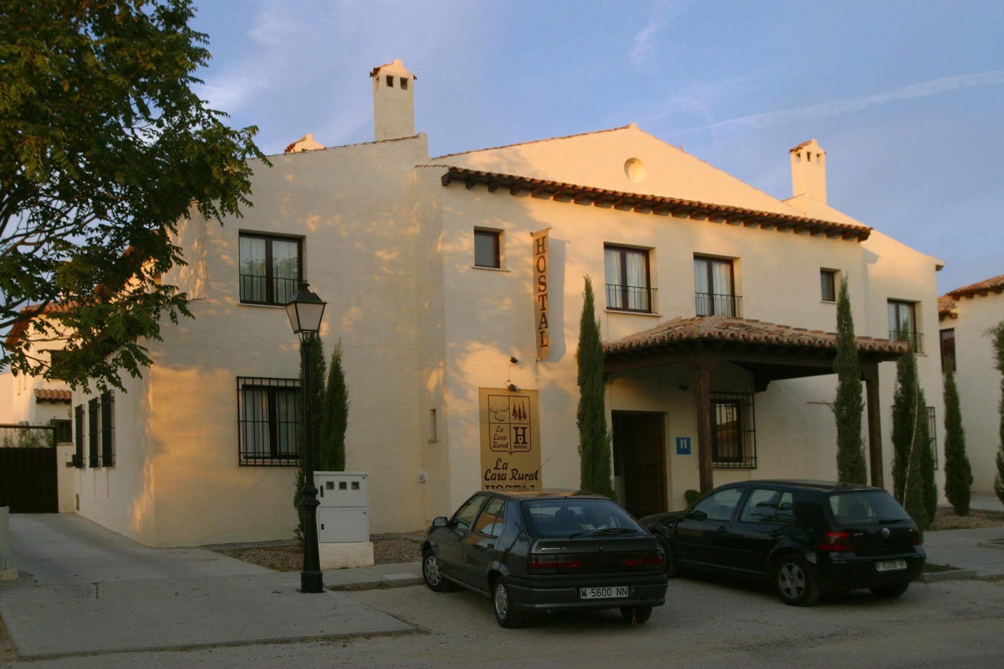 Hotel Y Apartamentos La Casa Rural ชินชอน ภายนอก รูปภาพ
